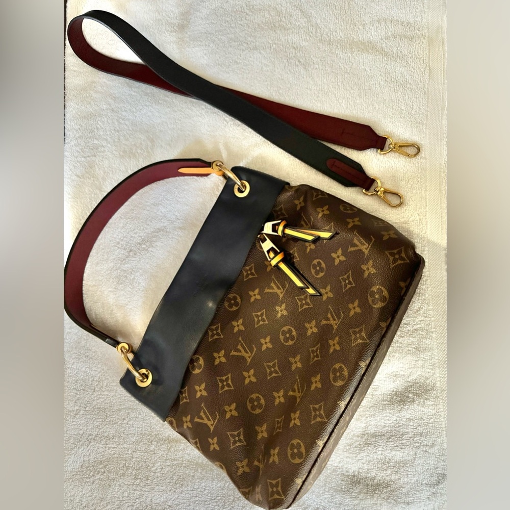 Louis Vuitton 🔥 EUC Monogram Tuileries Besace Marine Bordeaux 2 Ways W/Strap COA